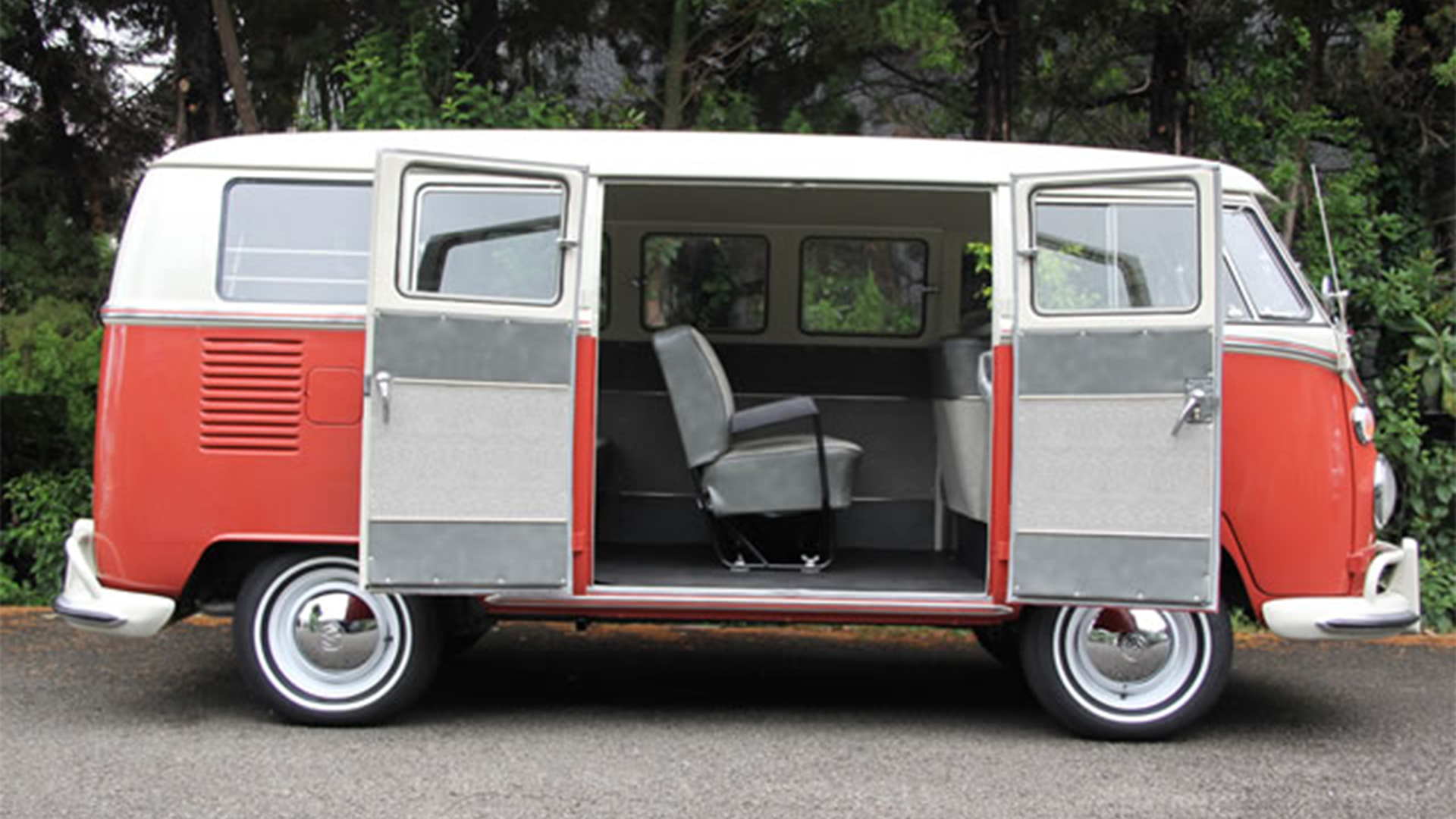 1967 Type2 13W DX BUS